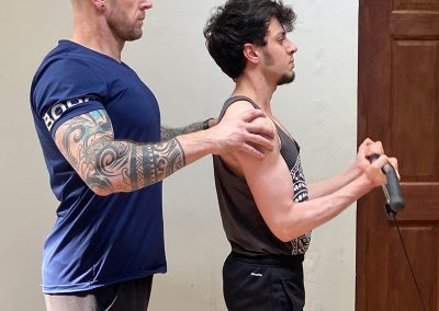 Achieving the correct posture to ensure more bicep engagement